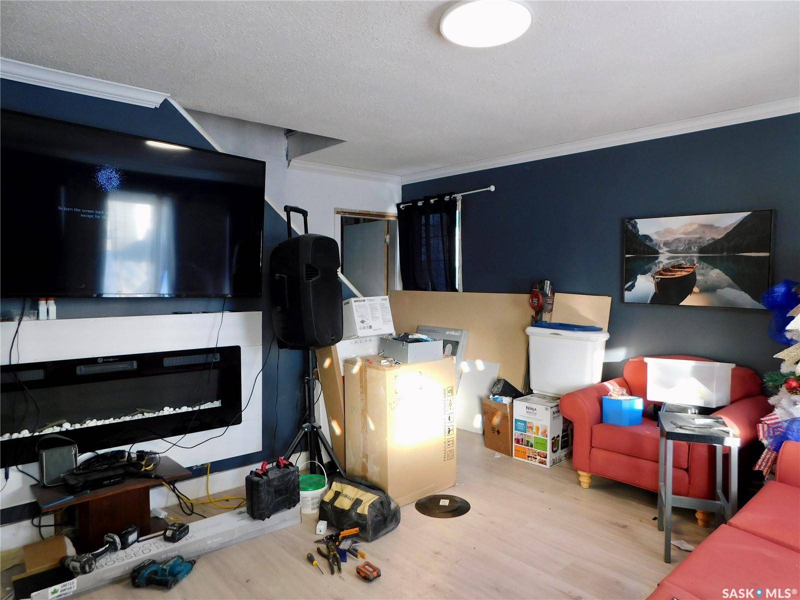 Assiniboia, SK S0H 0B0,226 2nd AVENUE W