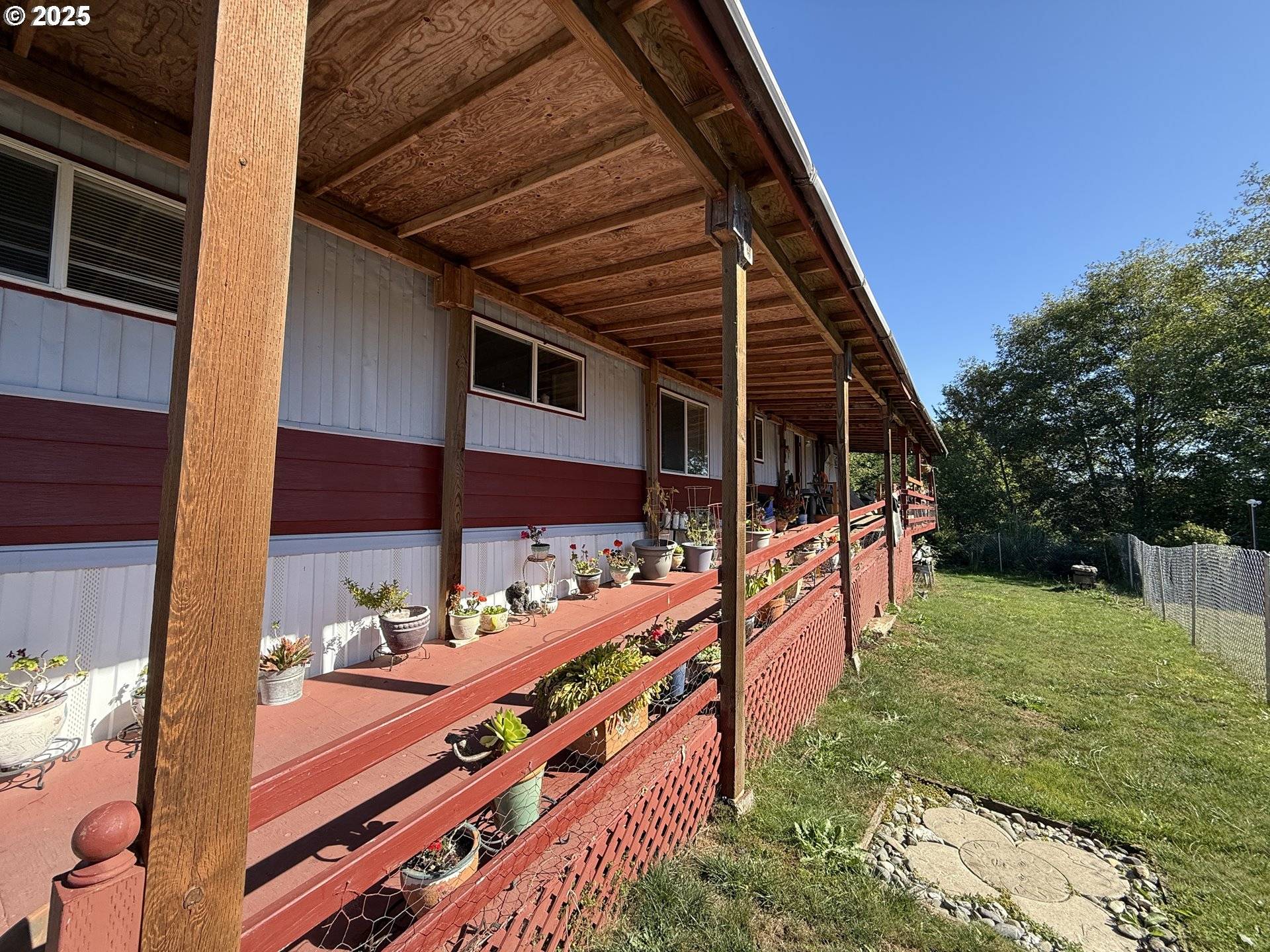 Brookings, OR 97415,16391 HIGHWAY 101 #5