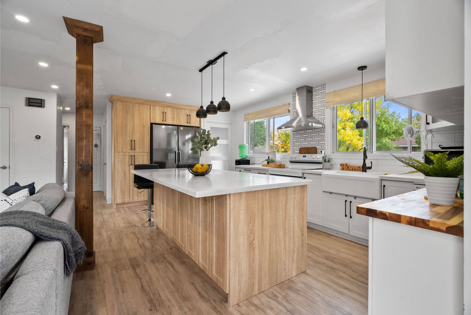 Hamilton, ON L8T 2Y9,23 Thorley DR