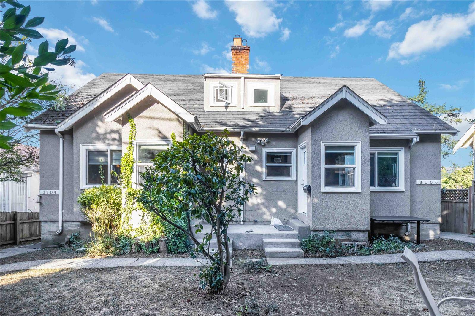 Saanich, BC V8P 4P1,3104-3106 Richmond Rd