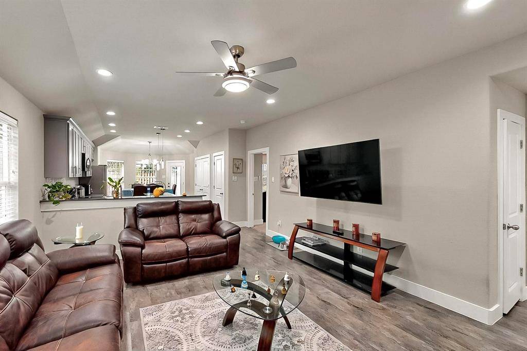 Dallas, TX 75215,2613 Rochester Street