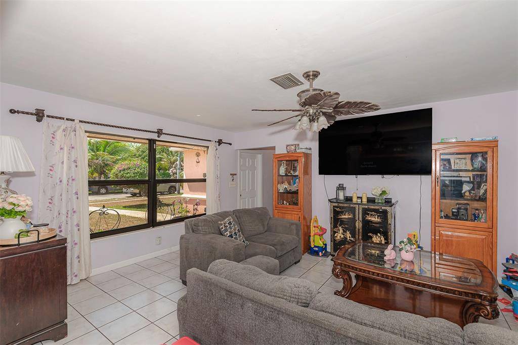 Lauderdale Lakes, FL 33309,3193 NW 40th St