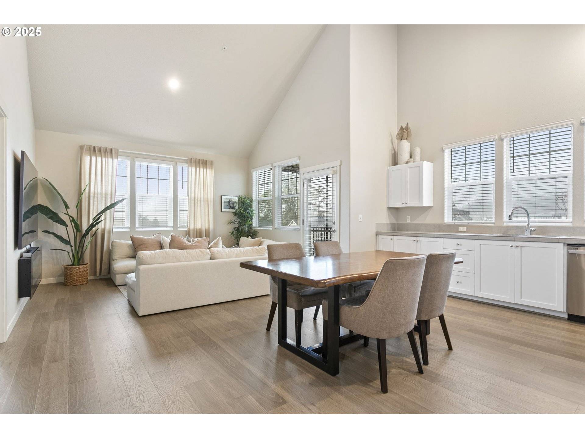 Beaverton, OR 97007,17168 SW SNOWDALE ST #403