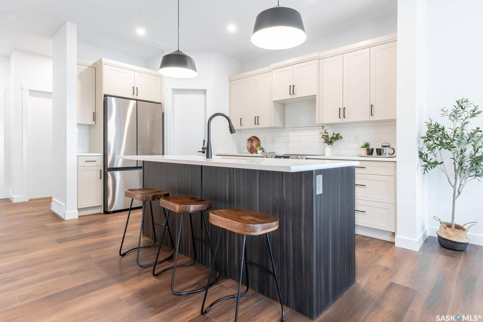 Saskatoon, SK S7N 4V6,210 Doran WAY