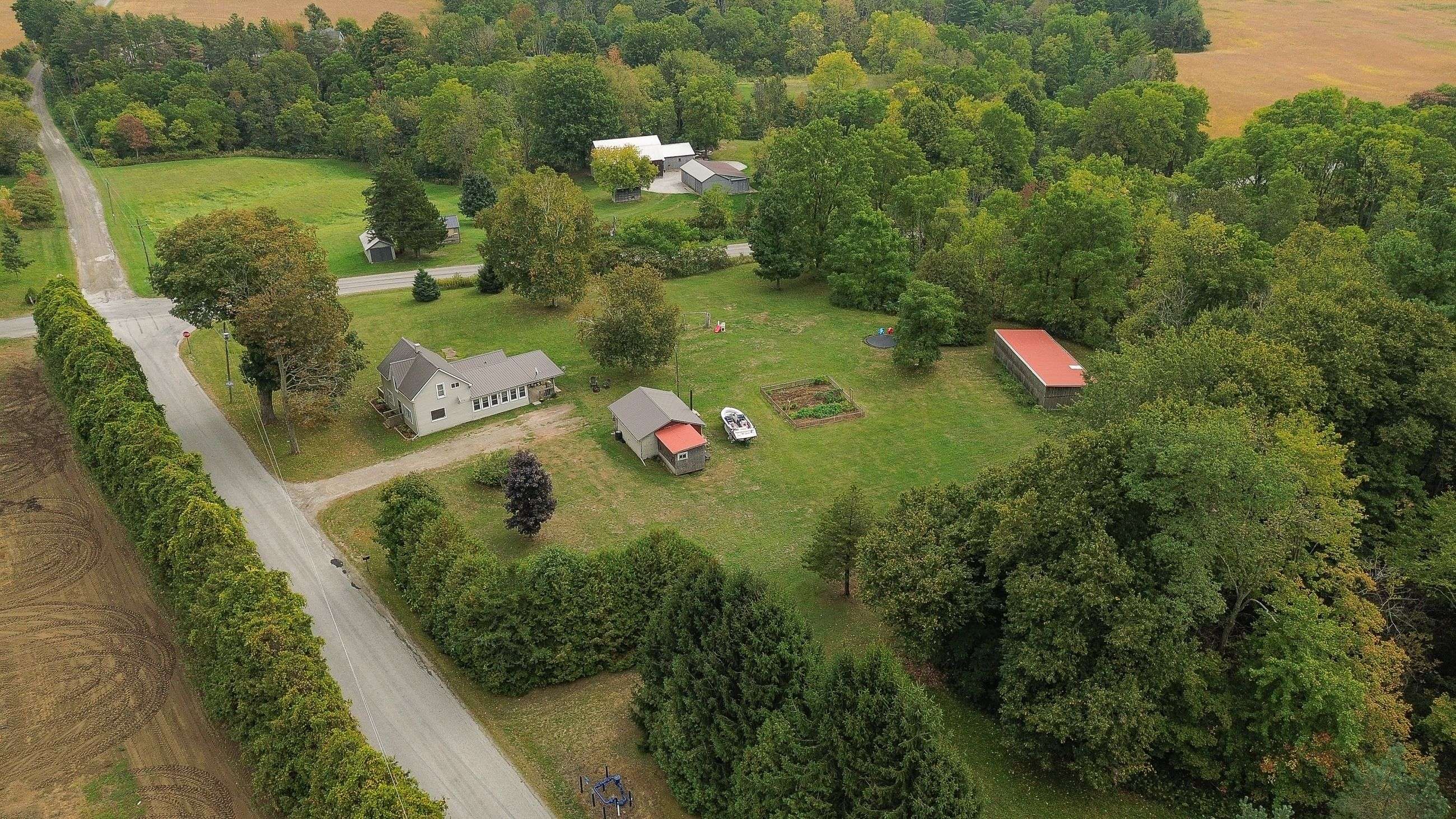 Norfolk, ON N0E 1G0,164 Beach LN