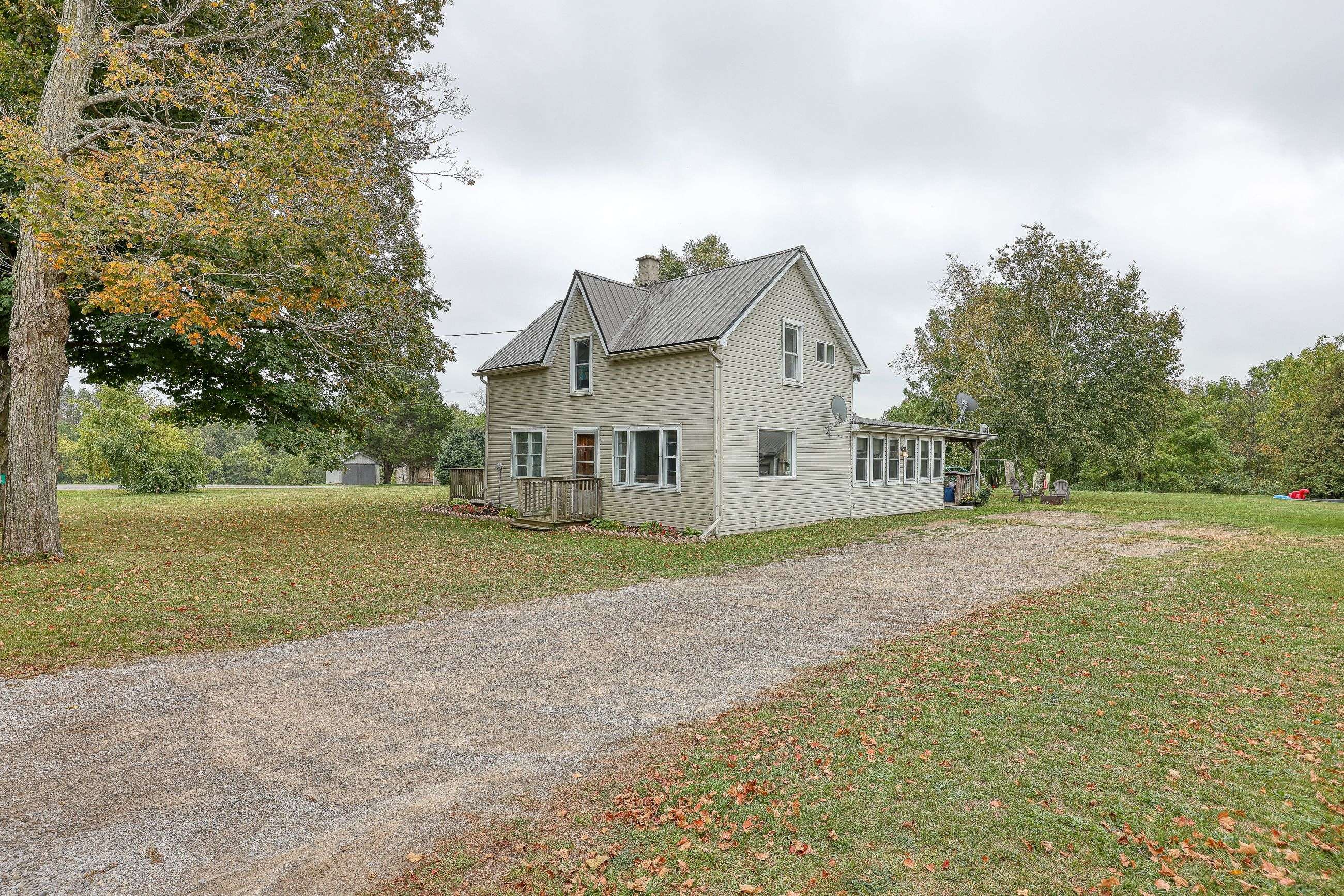 Norfolk, ON N0E 1G0,164 Beach LN