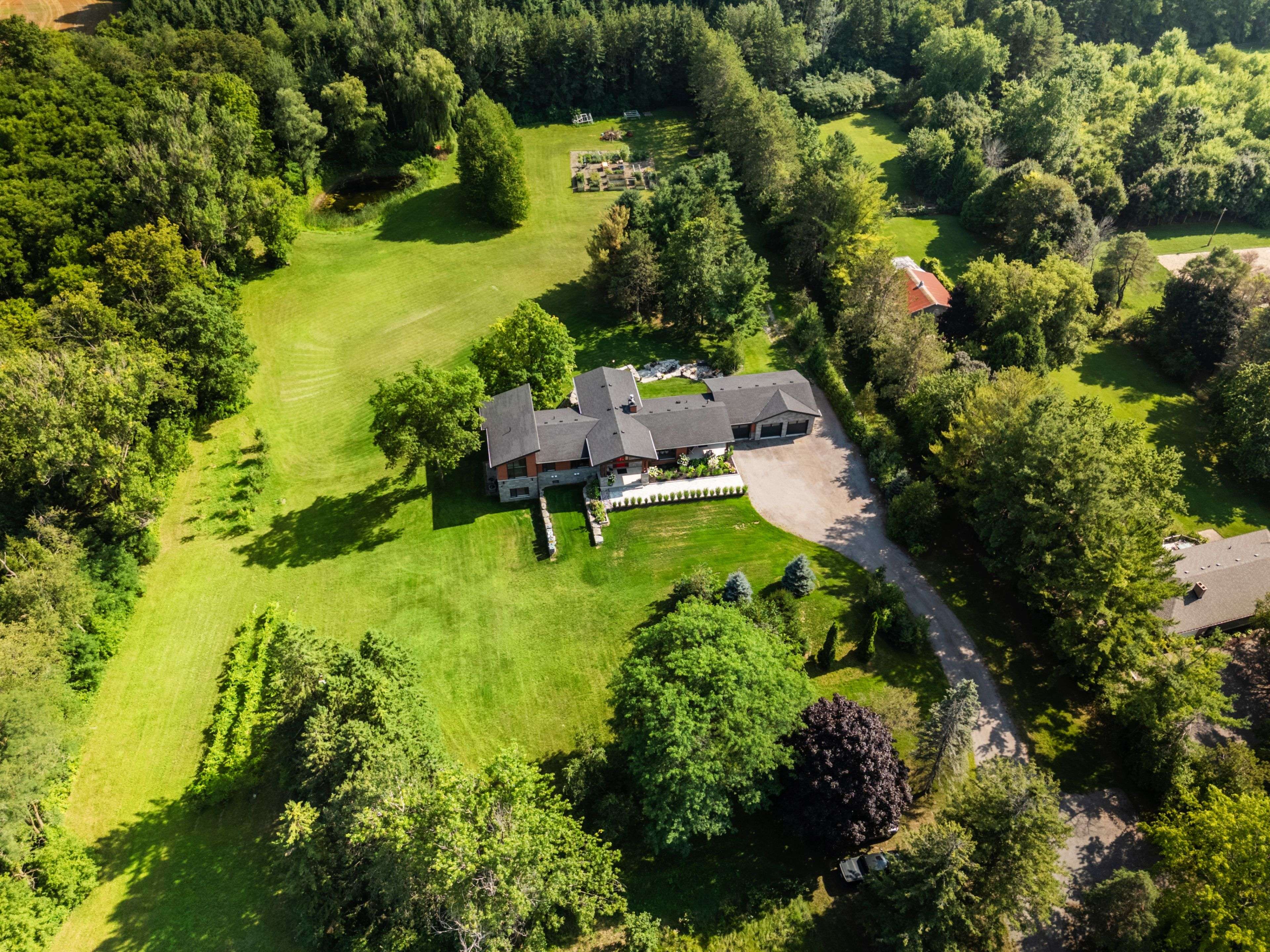 King, ON L7B 1K5,2135 17th Side Road