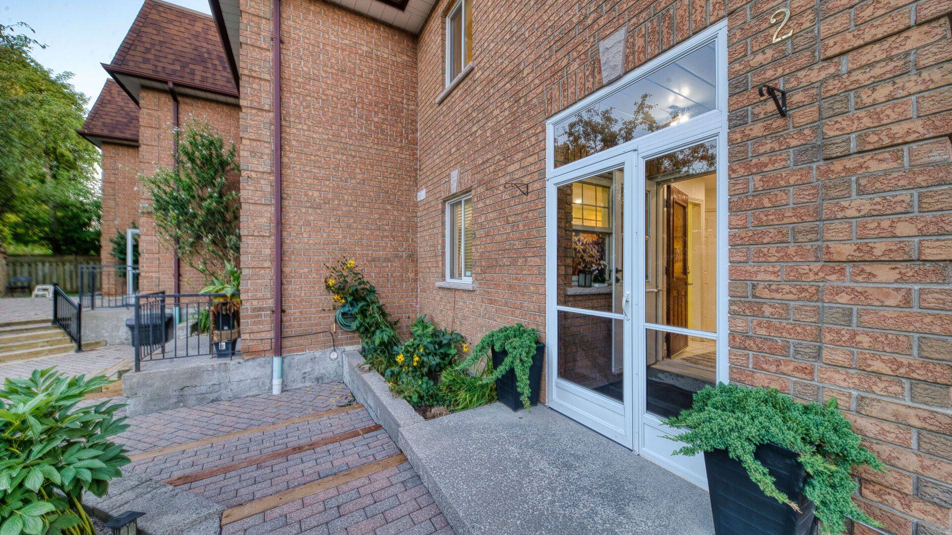 Toronto E08, ON M1M 3P8,6 Mason RD #2