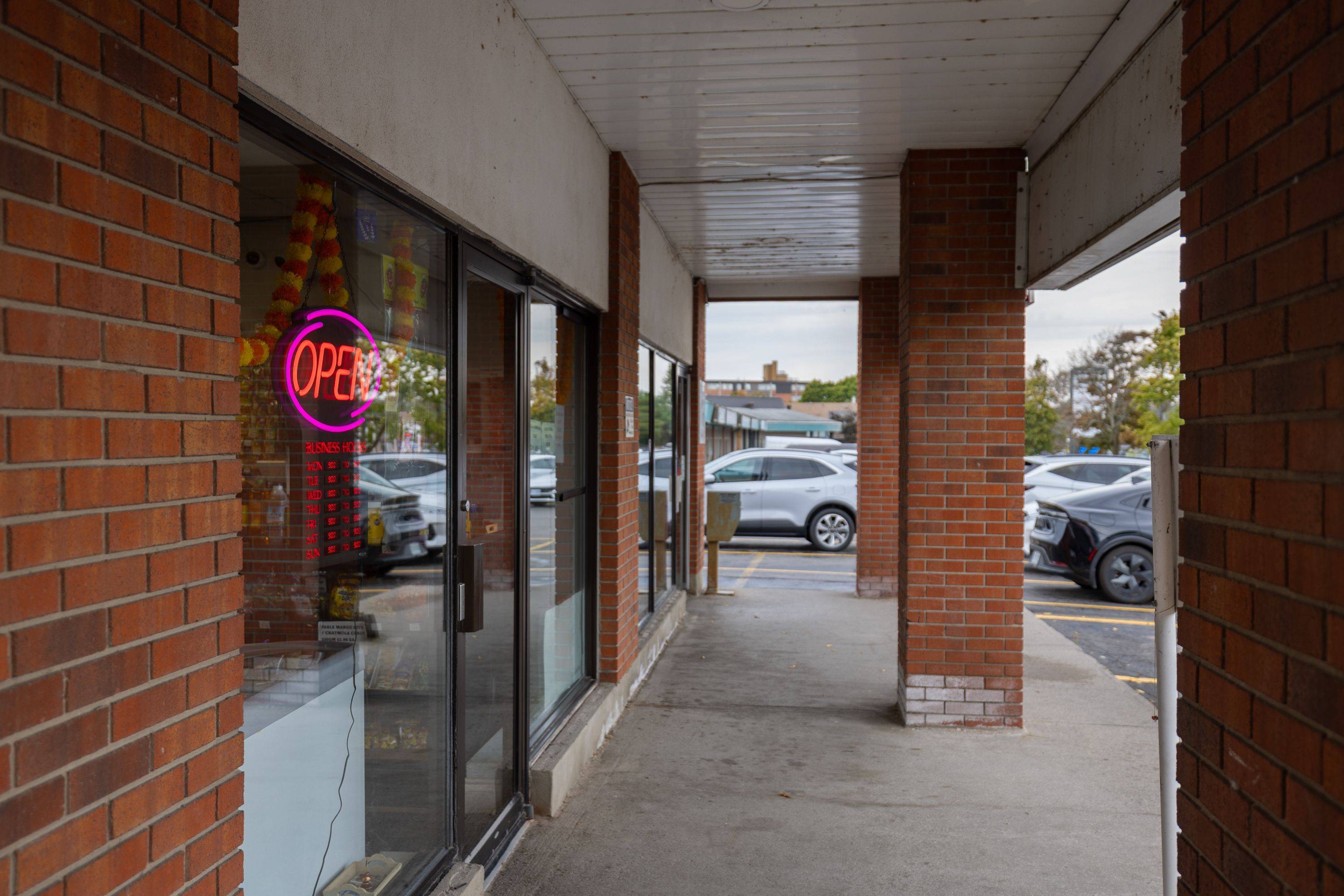 Kingston, ON K7M 3E5,1412 Princess ST