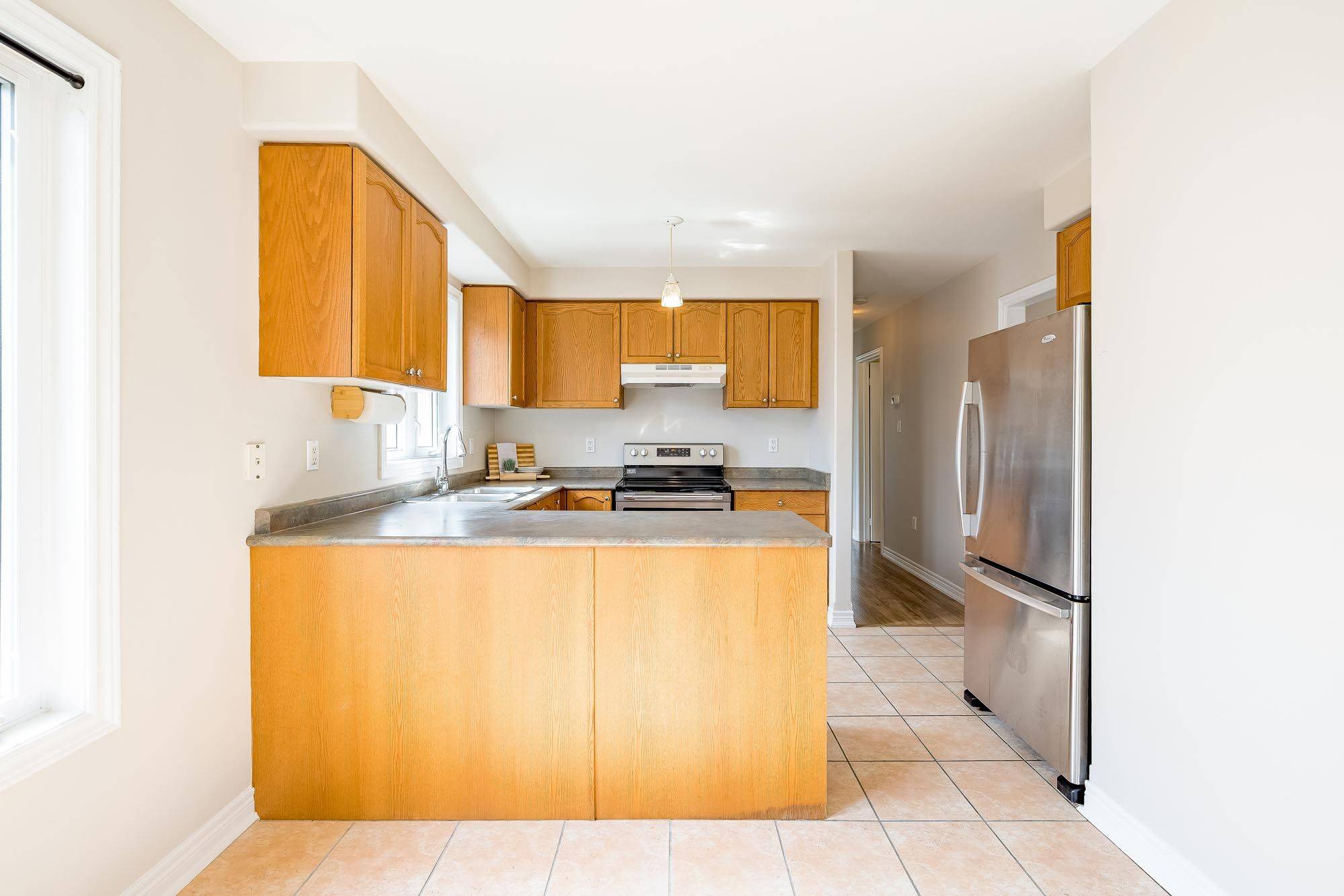 Bradford West Gwillimbury, ON L3Z 3C9,42 Smith ST