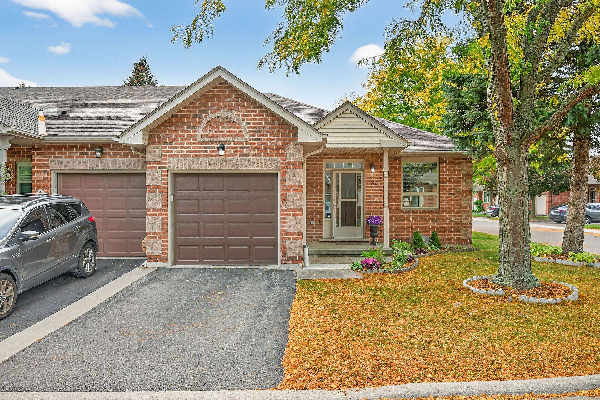 Hamilton, ON L0R 1W0,52 Twentyplace BLVD #28