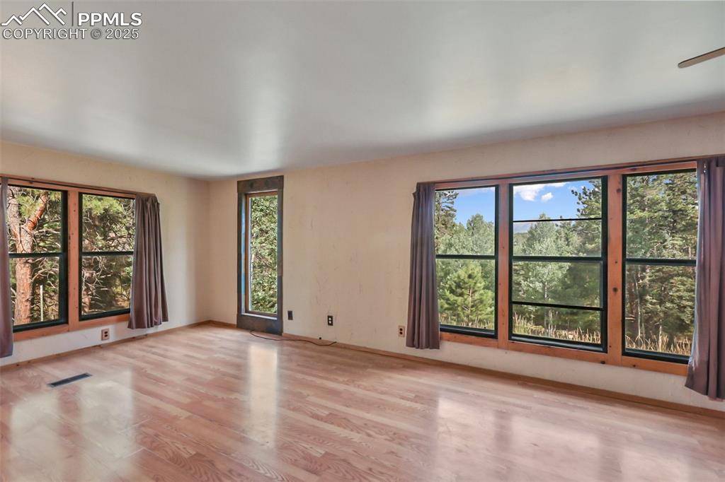 Divide, CO 80814,410 Rangeview RD