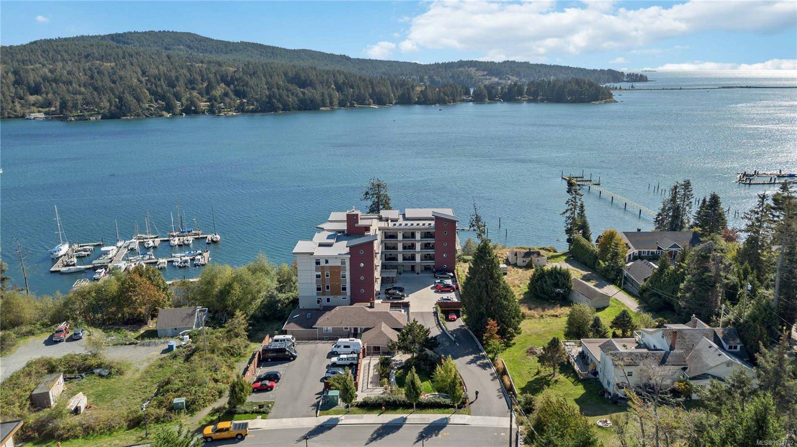 Sooke, BC V9Z 1P5,6609 Goodmere Rd #203