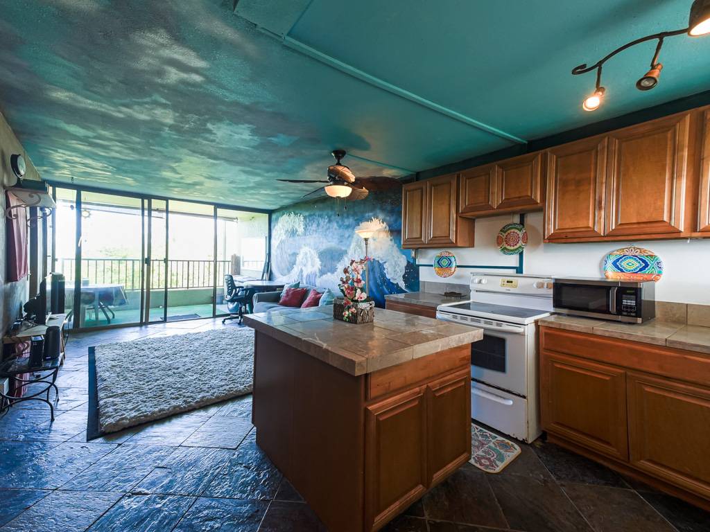 Hilo, HI 96720,1875 MAUNA LOA SHORES #505