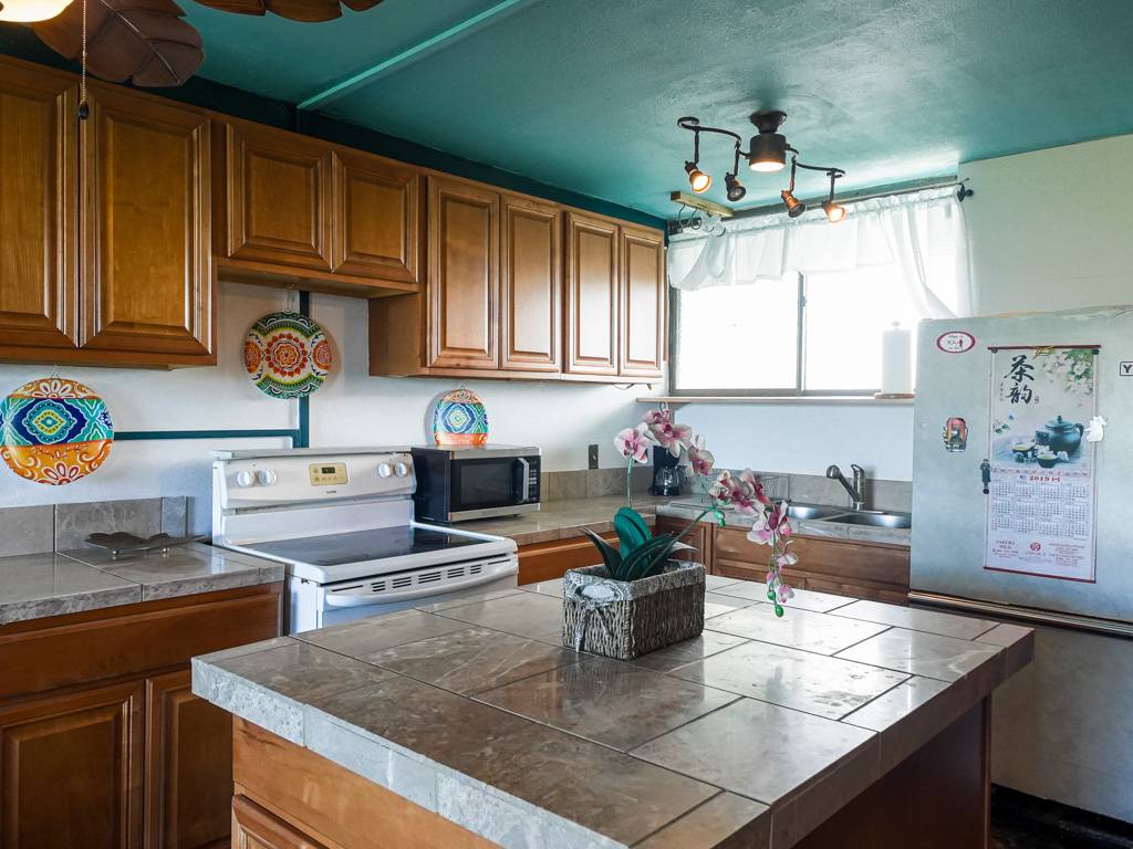 Hilo, HI 96720,1875 MAUNA LOA SHORES #505