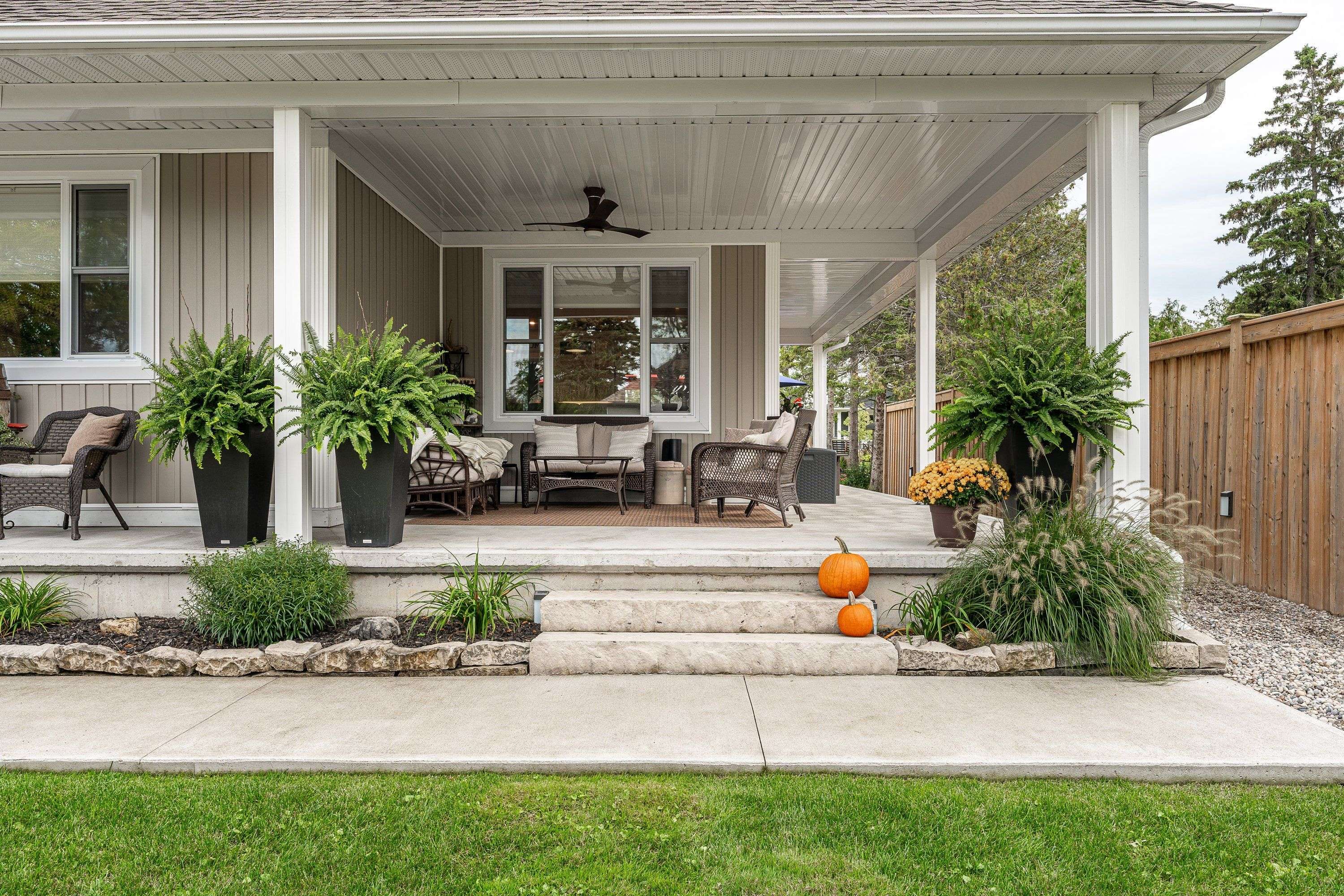 Bluewater, ON N0M 1N0,71214 Anne ST