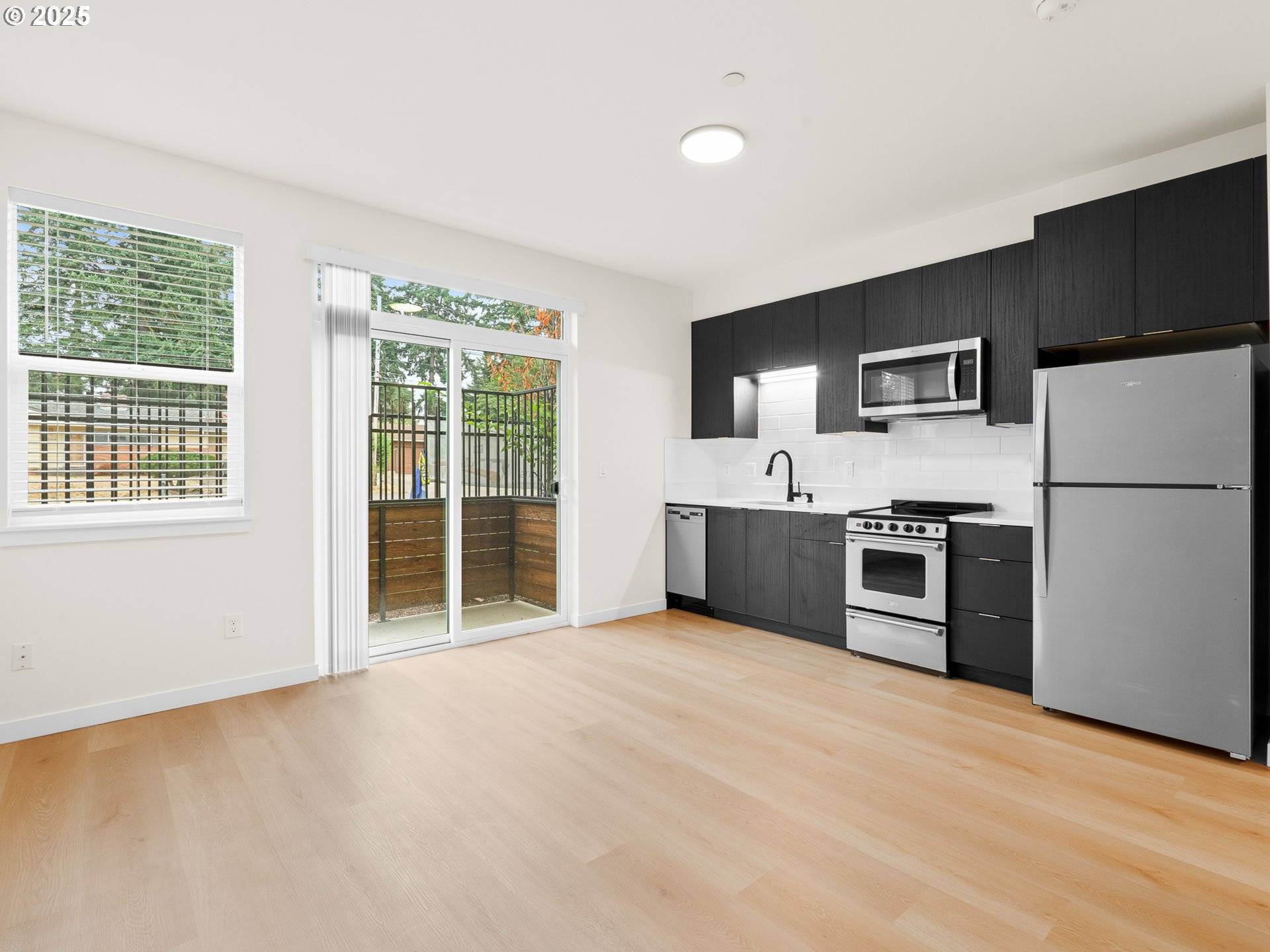 Portland, OR 97216,10985 E Burnside ST #8