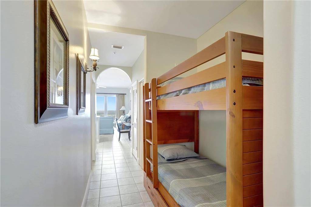 Orlando, FL 34761,13427 Blue Heron Beach Blvd #602