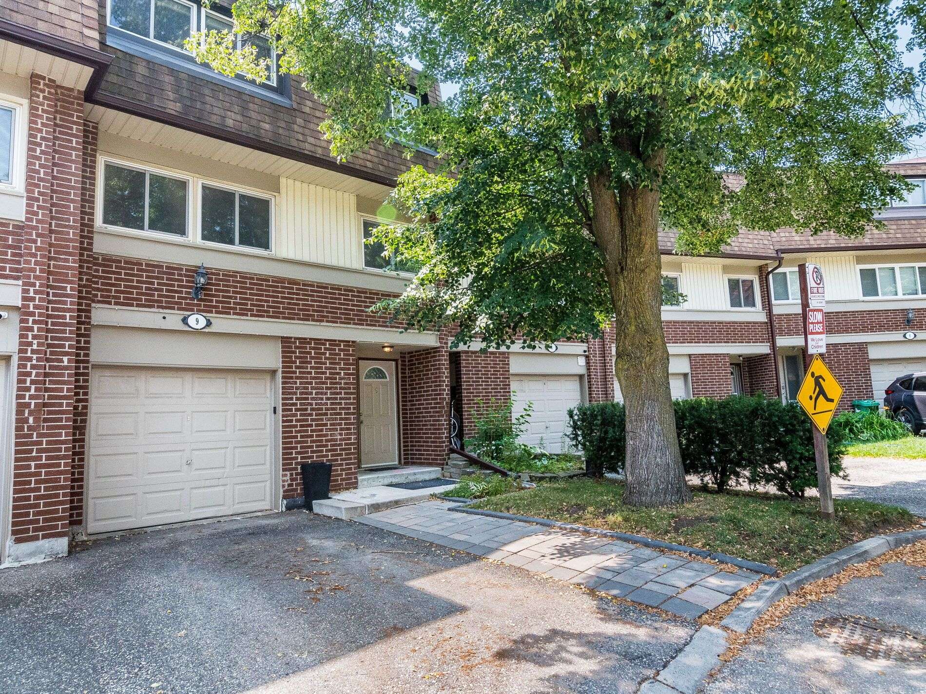 Mississauga, ON L5N 2N7,6240 Montevideo RD #9