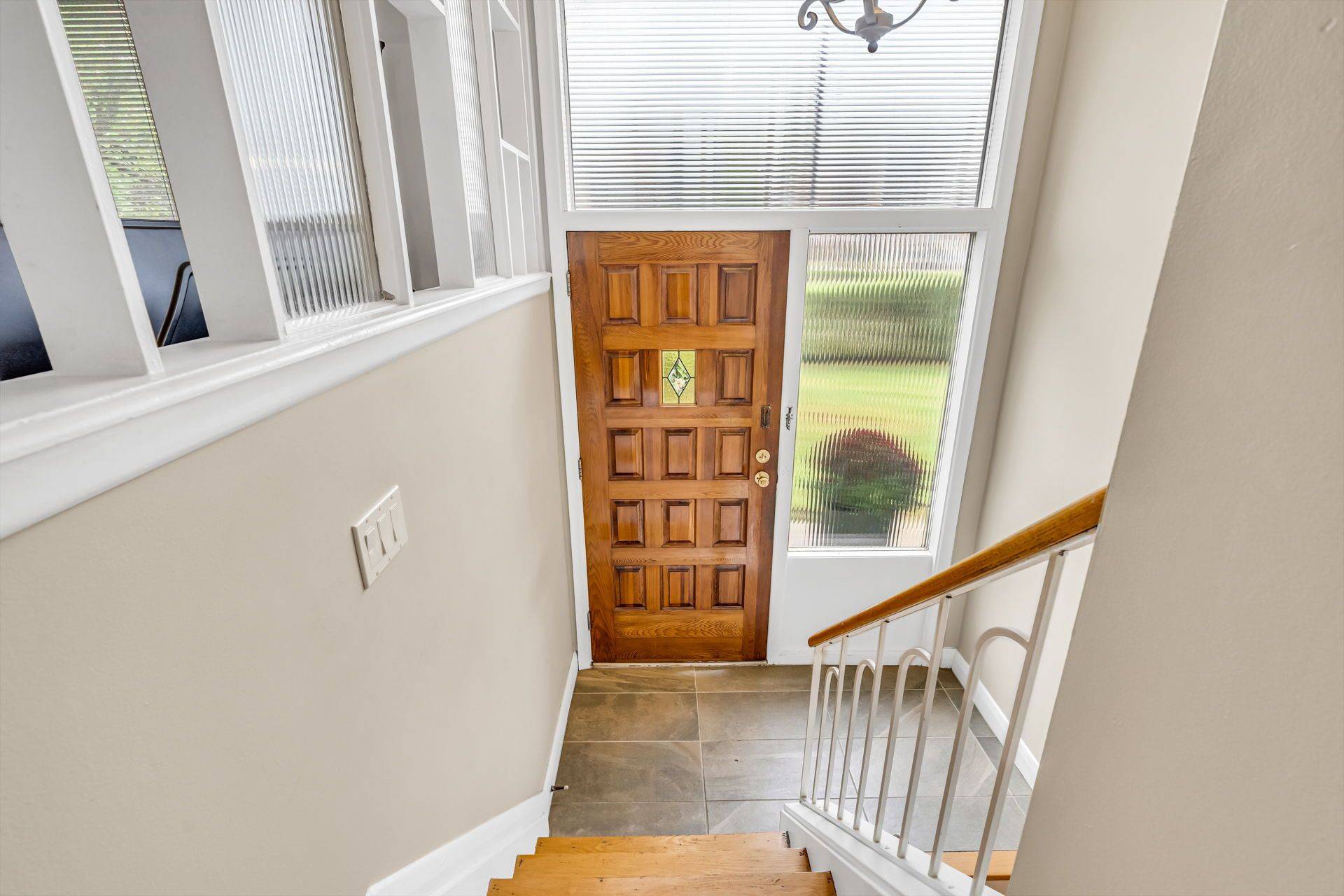 Toronto W04, ON M6L 2Y7,23 Bourdon AVE