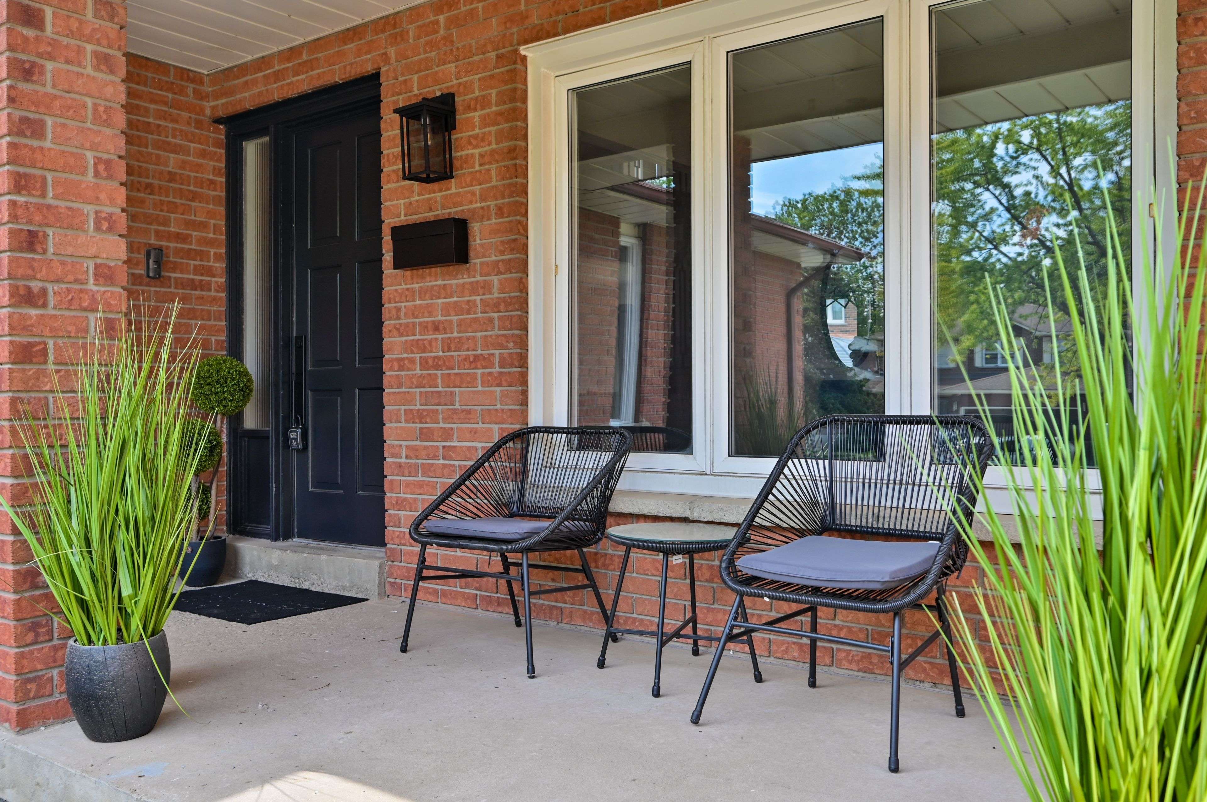 Mississauga, ON L4W 3P9,1339 Willowbank TRL