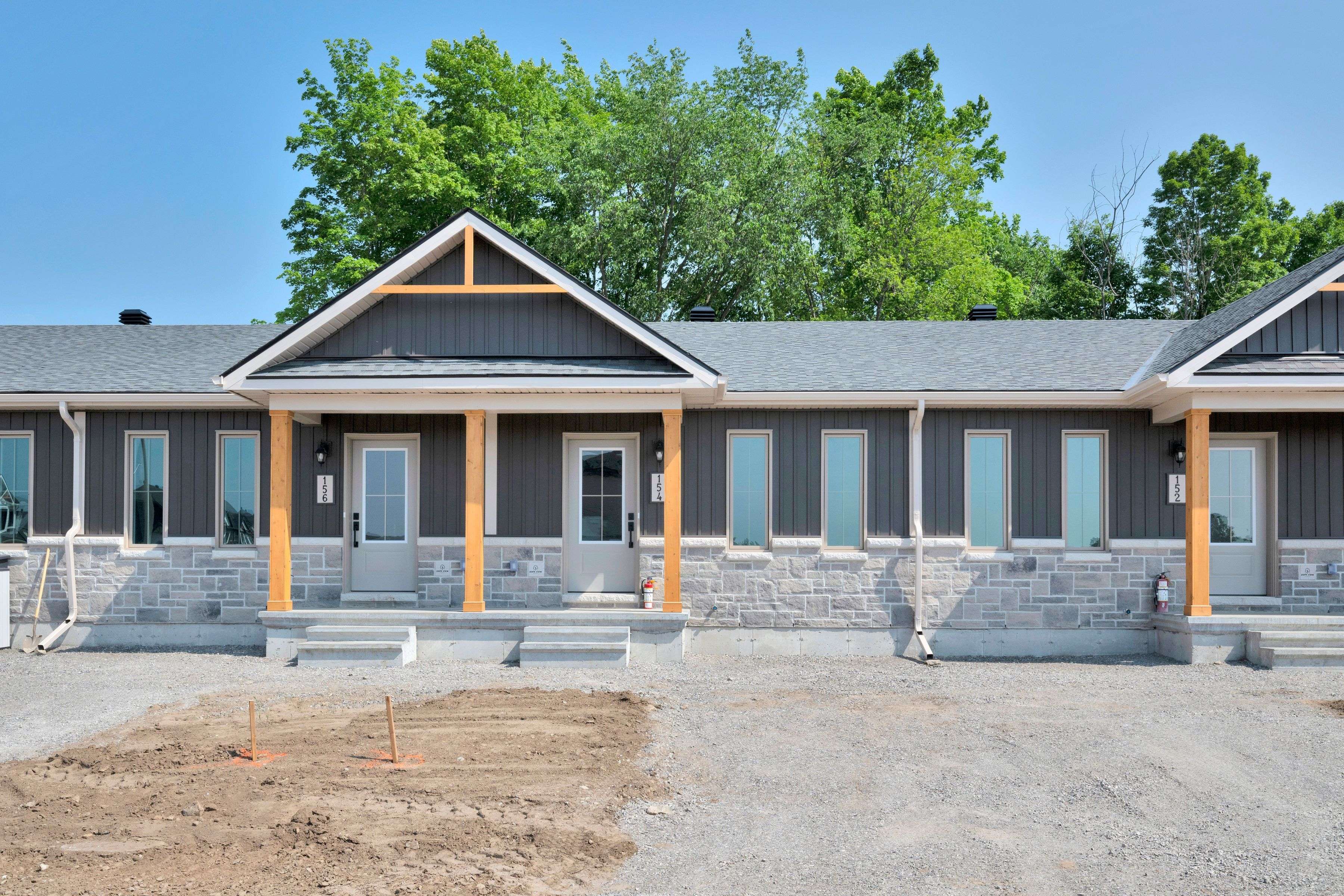 Smiths Falls, ON K7A 0A5,154 Doctor Agnes Craine DR