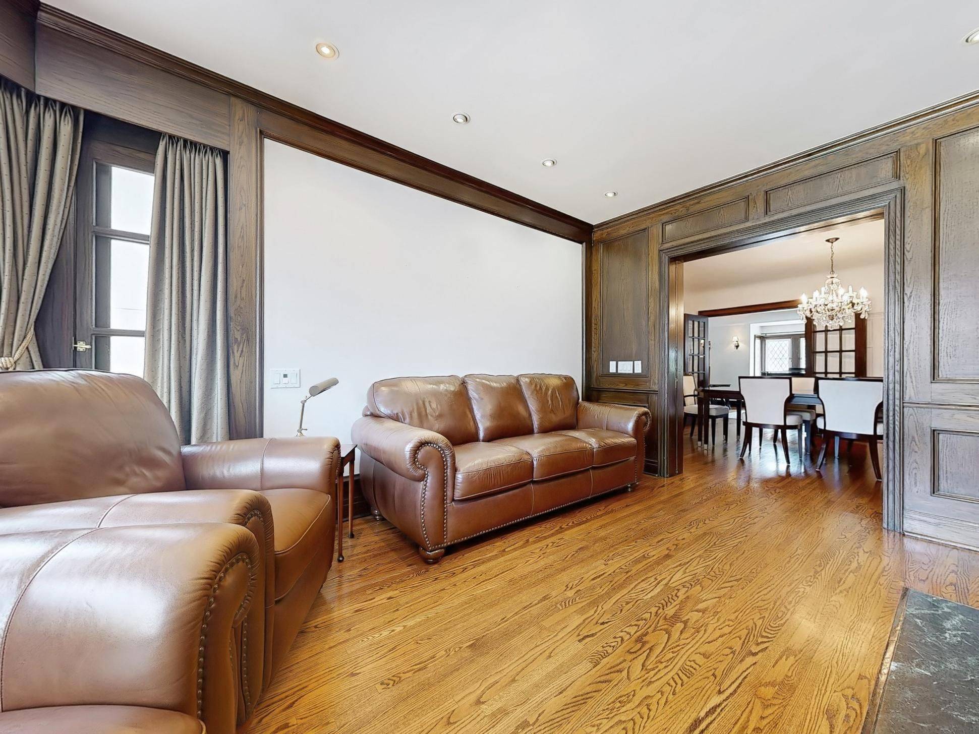 26 Wilberton RD, Toronto C02, ON M4V 1Z3