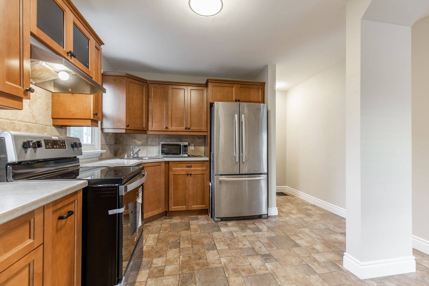 Hamilton, ON L8V 2V5,129 East 22nd ST #1