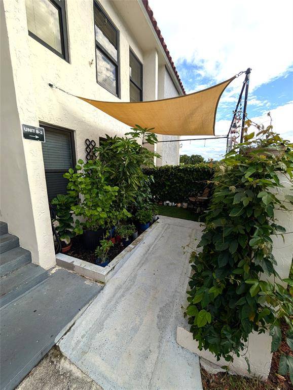 Coral Springs, FL 33065,3155 Coral Hills Dr #B2