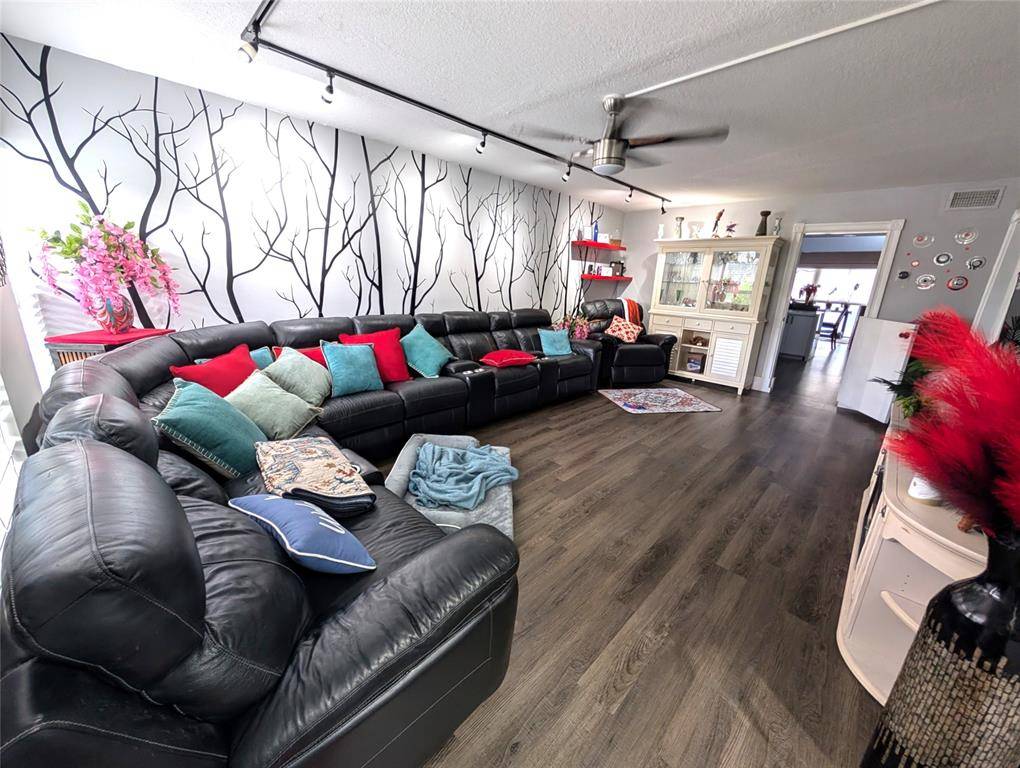 Coral Springs, FL 33065,3155 Coral Hills Dr #B2