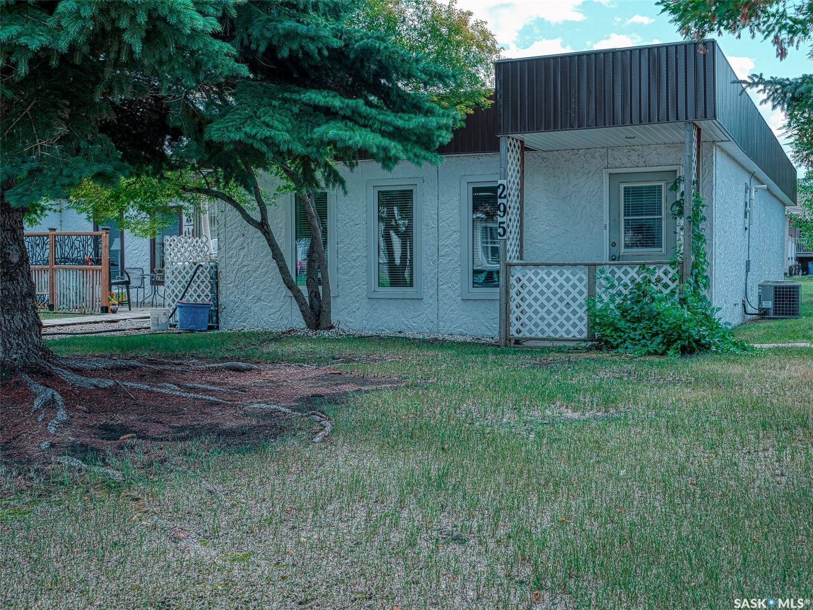 Melville, SK S0A 2P0,295 12th AVENUE W