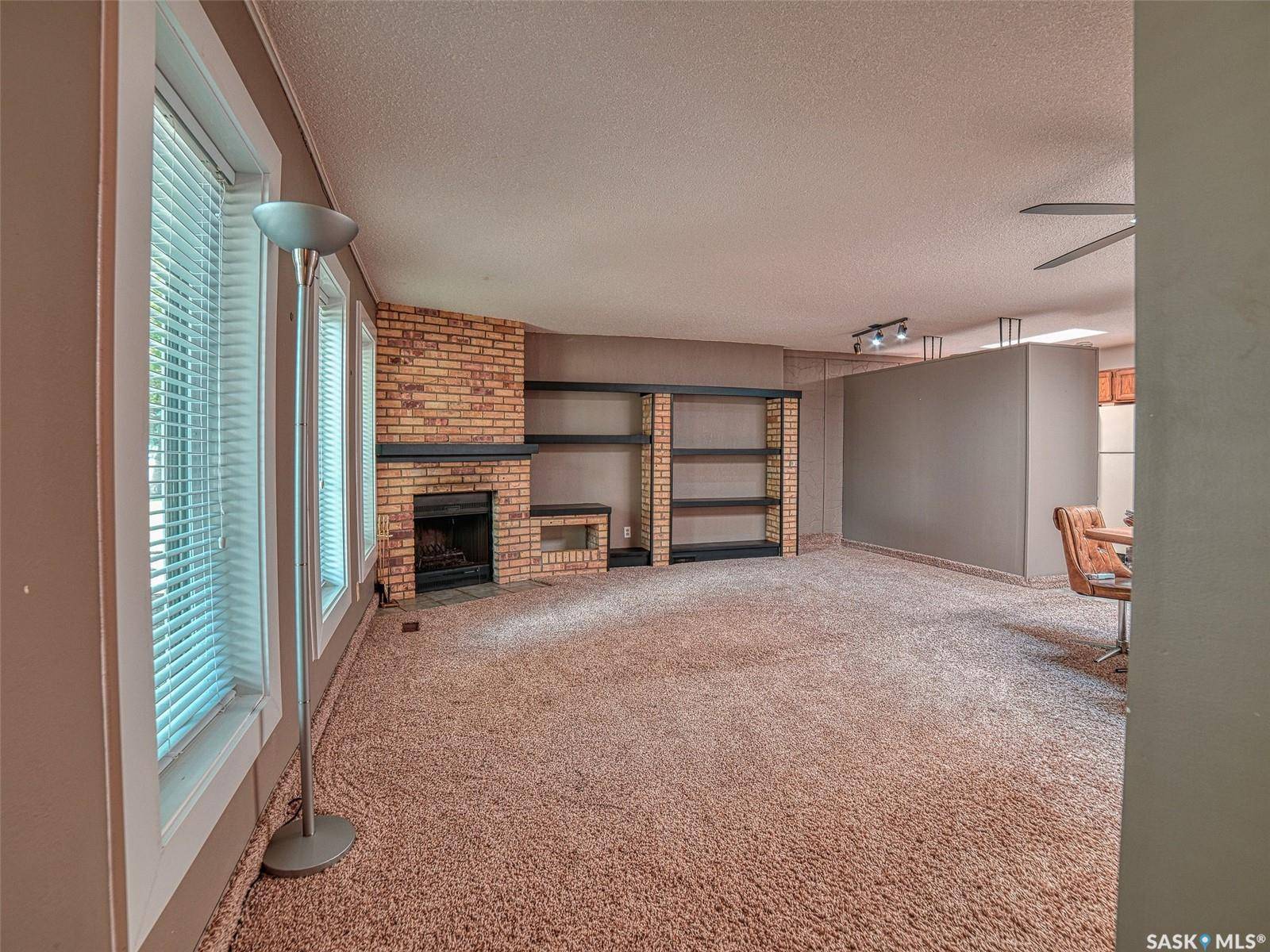 Melville, SK S0A 2P0,295 12th AVENUE W