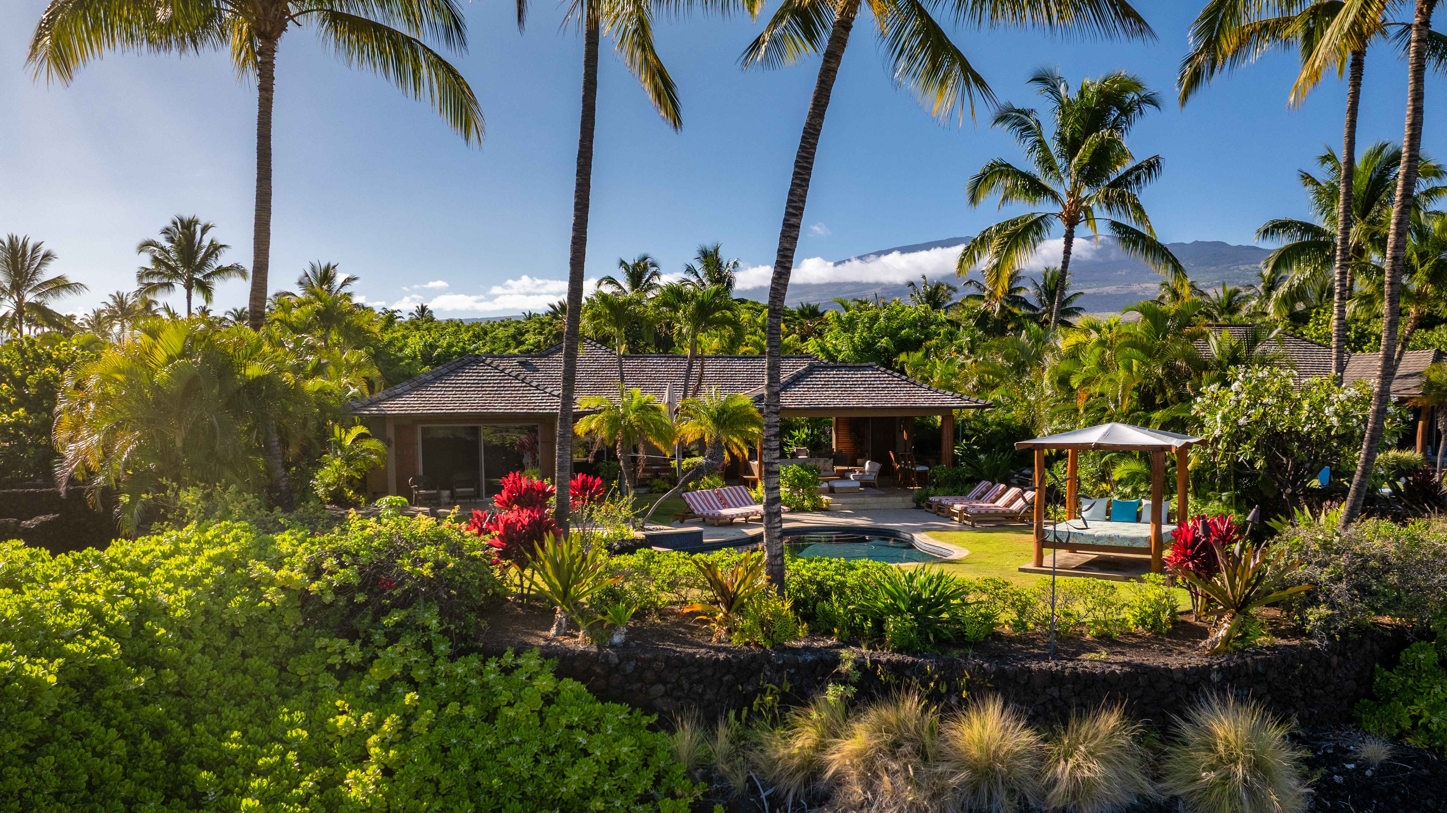 Kailua-kona, HI 96740,72-214 KAHIKOLE ST #5