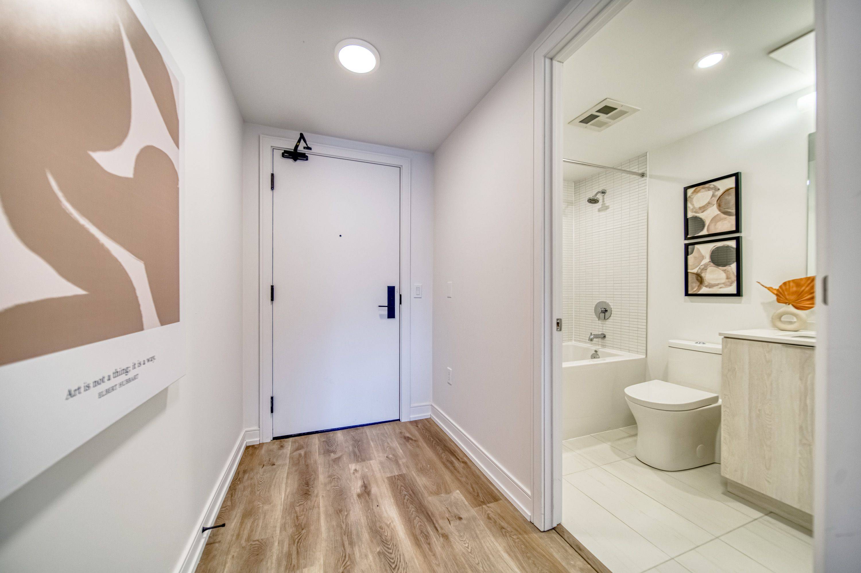 Hamilton, ON L8R 3J2,1 Jarvis ST #910