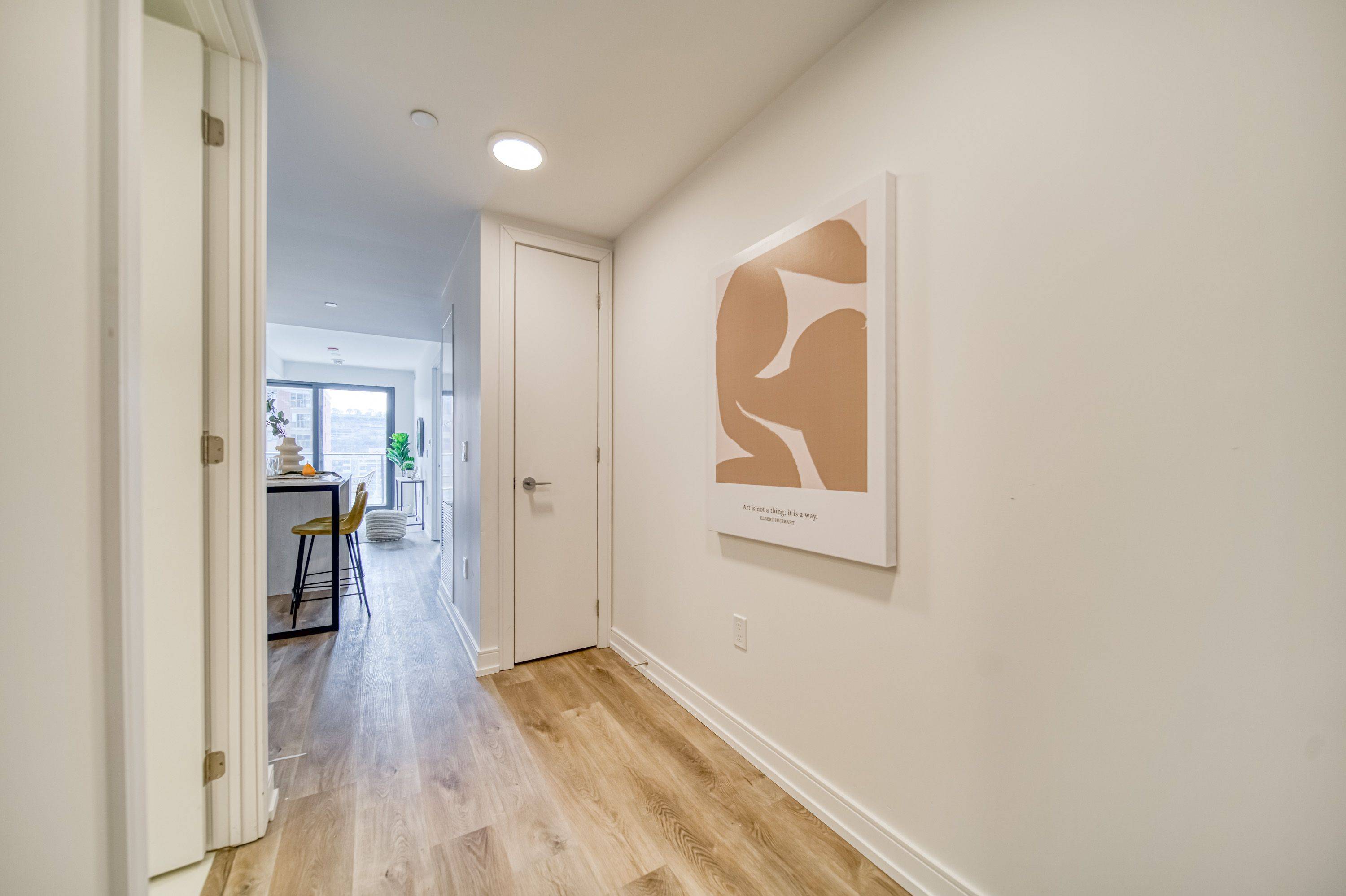 Hamilton, ON L8R 3J2,1 Jarvis ST #910