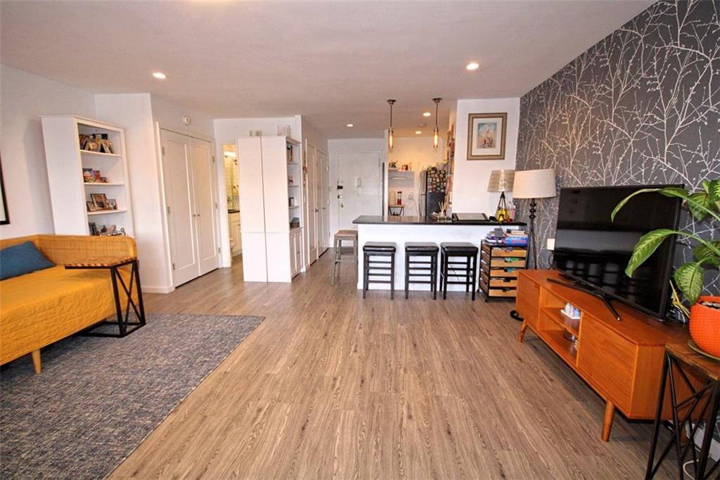 Staten Island, NY 10301,1000 Clove RD #7G