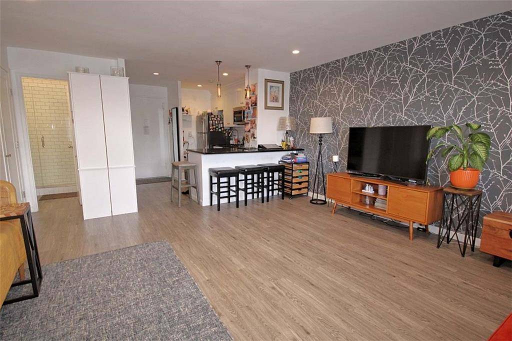 Staten Island, NY 10301,1000 Clove RD #7G