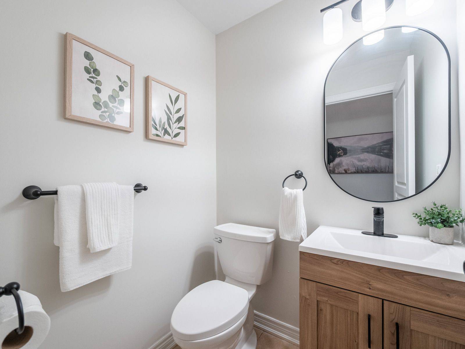 Toronto E10, ON M1E 2R7,11 Skelding CT