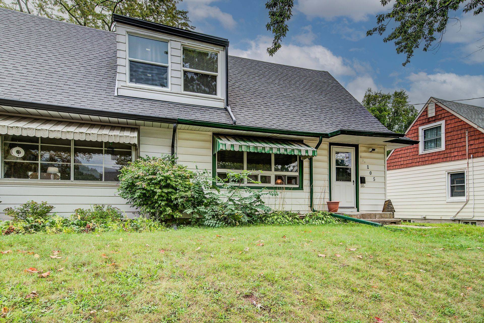 Kitchener, ON N2M 3Y4,105 Lorne CRES