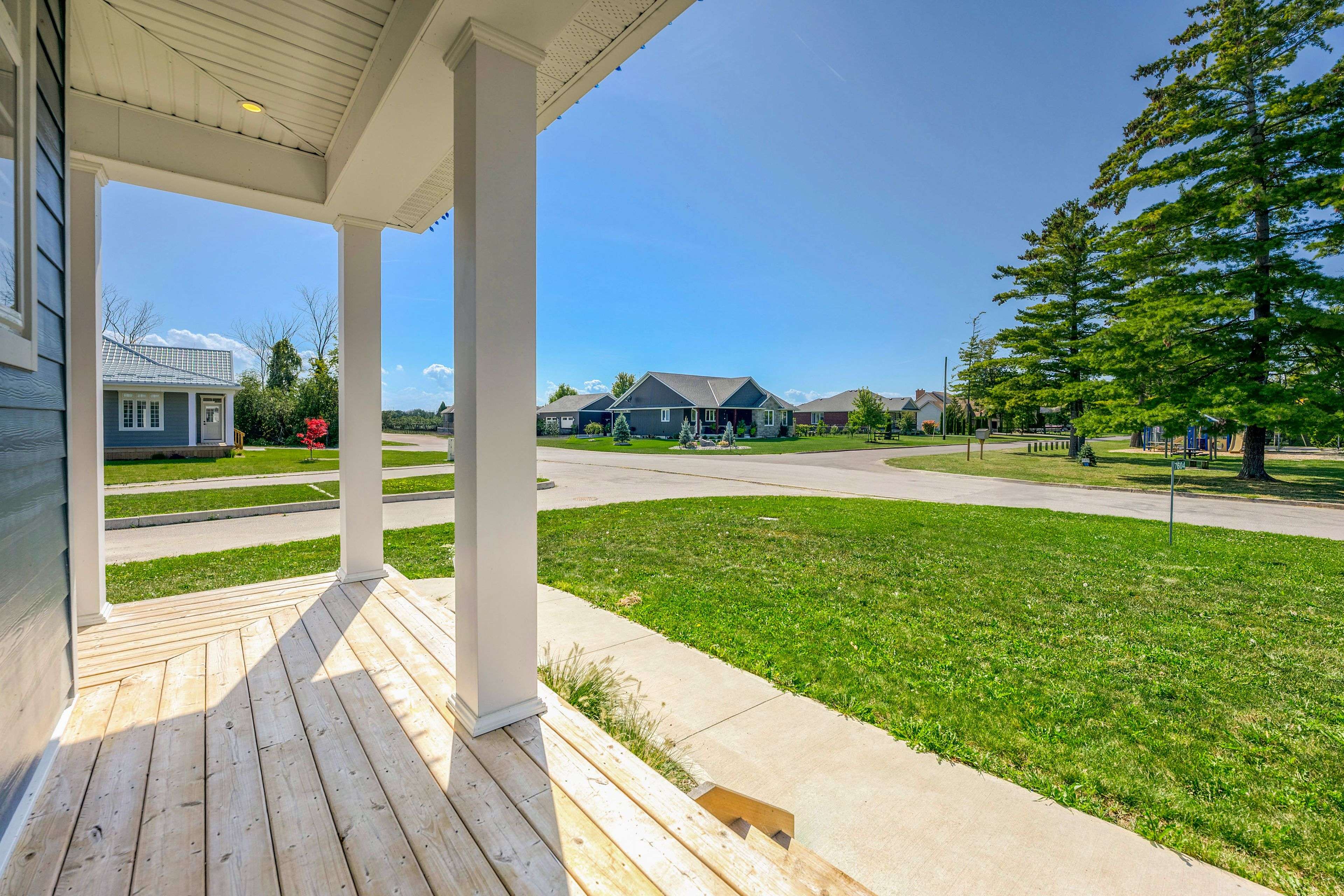 Plympton-wyoming, ON N0N 1J0,7604 THOMAS ST