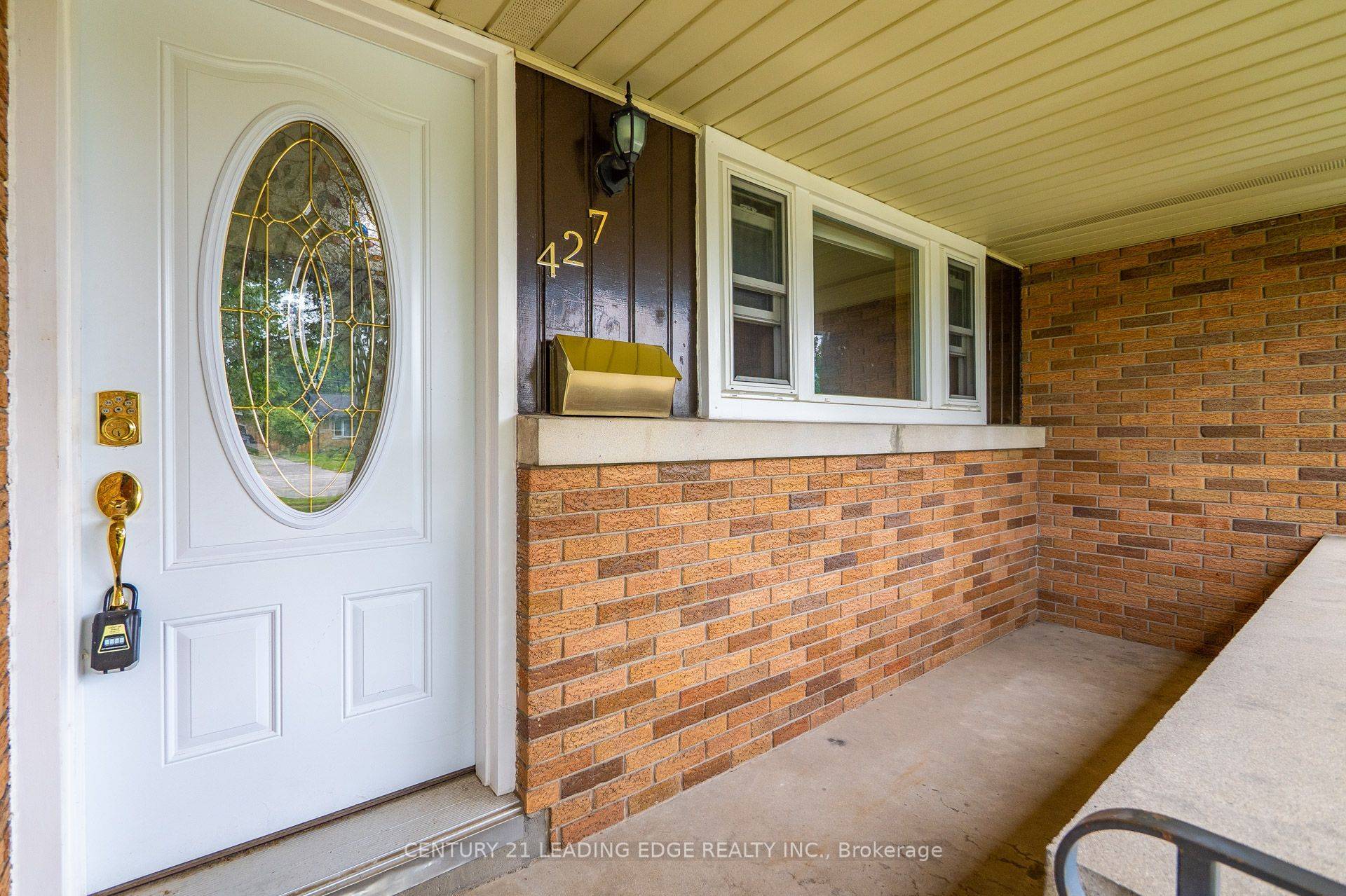 Kitchener, ON N2B 1K9,427 Krug ST #Main