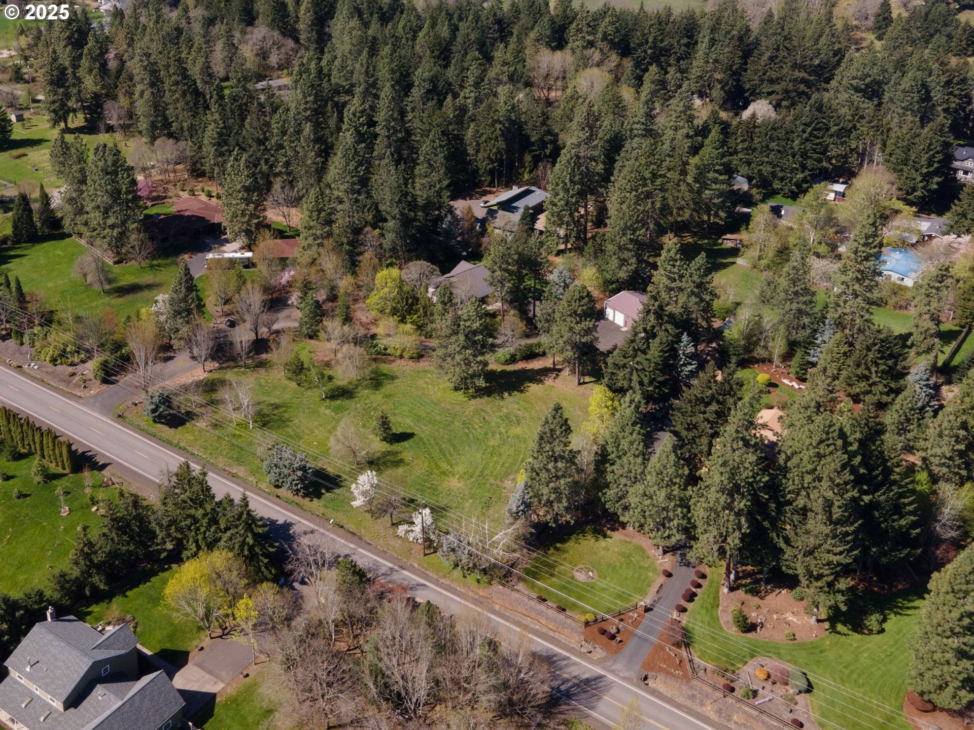 Hood River, OR 97031,700 COUNTRY CLUB RD