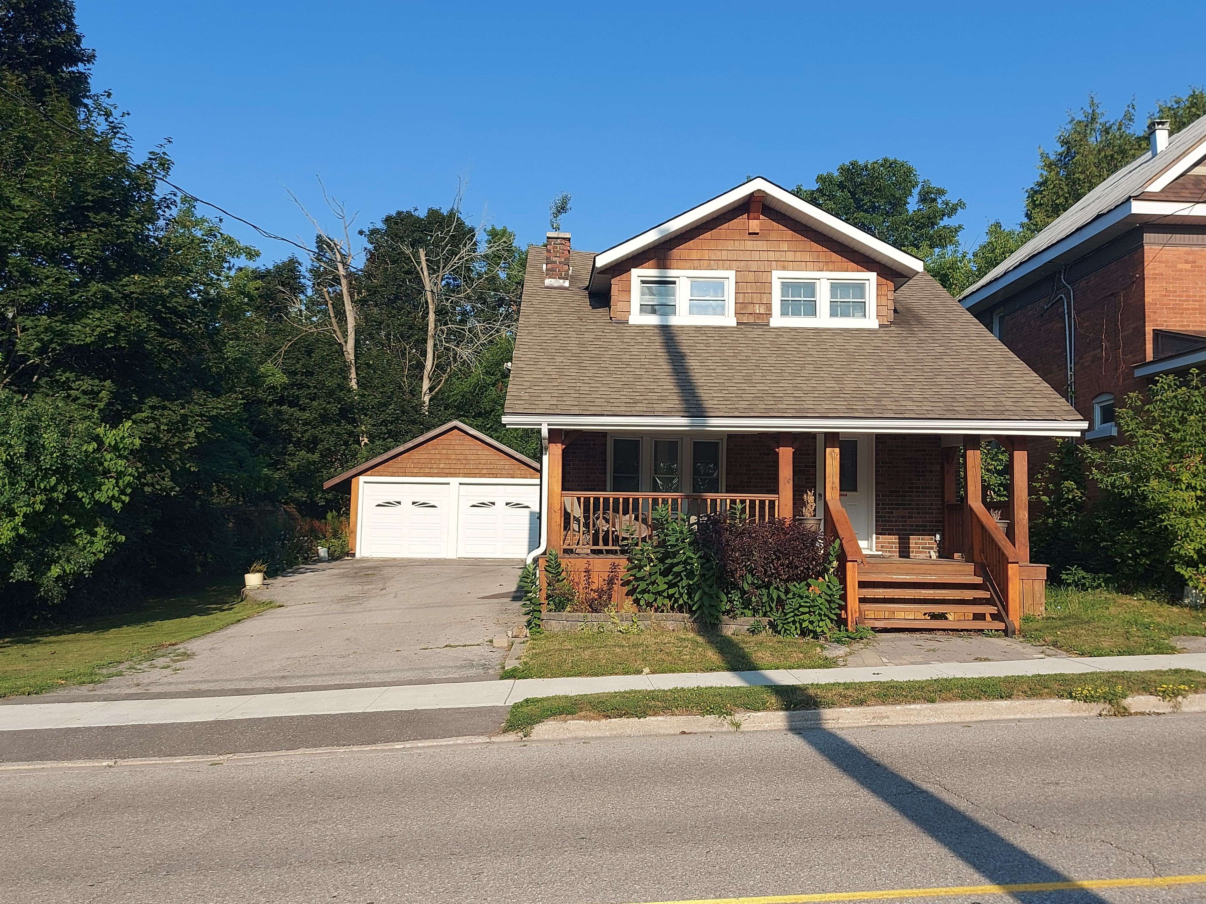 Orillia, ON L3V 5L3,79 Patrick ST S