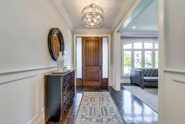 Mississauga, ON L5C 2W4,962 Fredonia DR