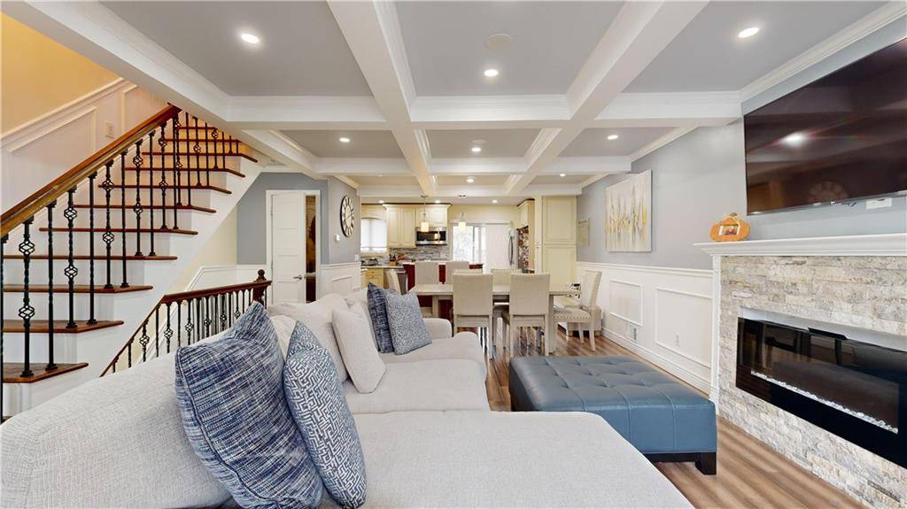 Staten Island, NY 10309,39 Hemlock CT