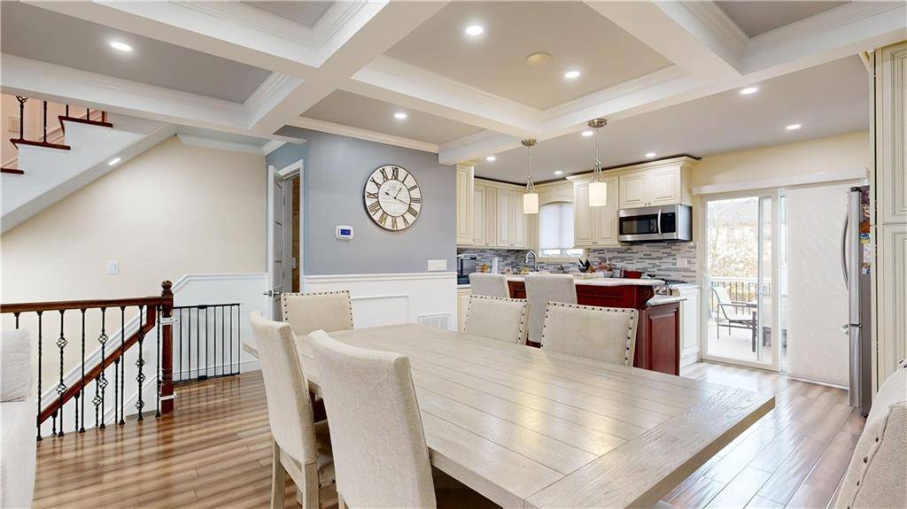 Staten Island, NY 10309,39 Hemlock CT