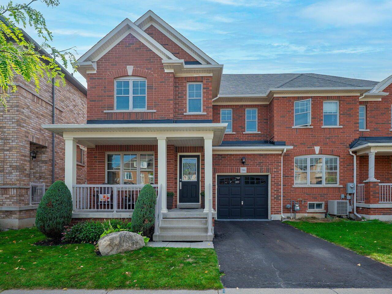 Milton, ON L9T 7A1,286 Scott BLVD