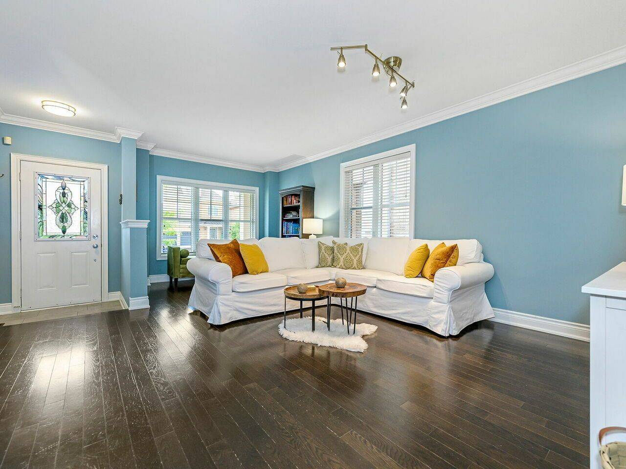 Milton, ON L9T 7A1,286 Scott BLVD