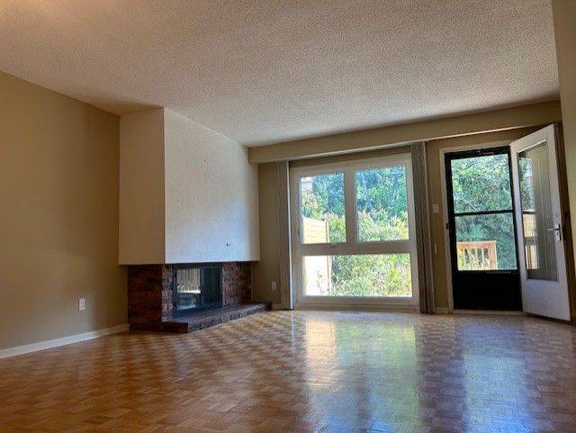 Kanata, ON K2K 1L9,85 Penfield DR