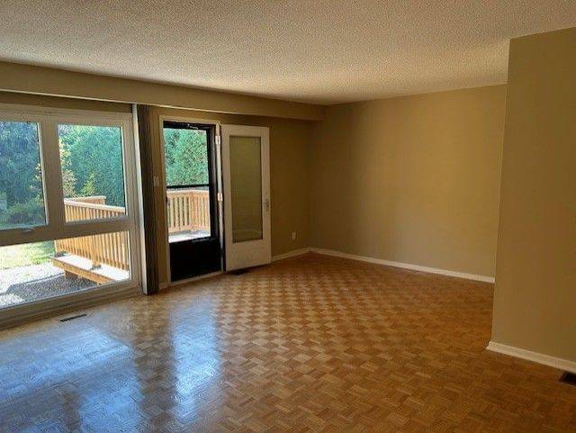 Kanata, ON K2K 1L9,85 Penfield DR